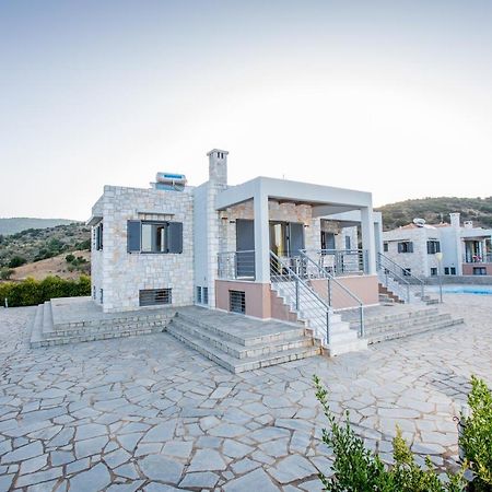 أوريني ميليغو Raise Luxury Villas With A Great Sea View Of Astros المظهر الخارجي الصورة